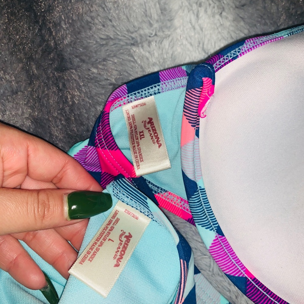 Bathing suit - Picture 3 of 3